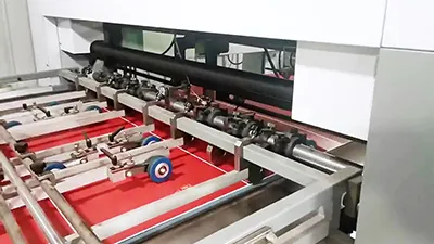 ماكينة آلية للقطع على طاولة مسطحة (فلات بيد) والختم بالرقائق المعدنية، موديل HF-1450MTE