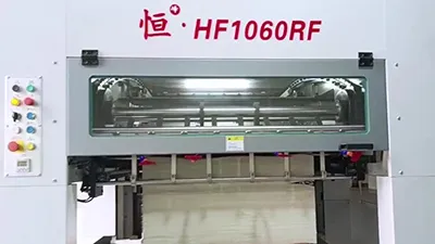 ماكينة تقطيع وتشكيل بالقوالب المسطحة قوية التحمل مزودة بوحدة إزالة الفواصل، موديل HF-1060RF